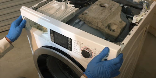 Ремонт стиральных машин Whirlpool в Чайковском – сервис от Мастер24, цены от 2024 руб