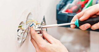 Электромонтажные работы в Чайковском от Мастер24 — электромонтаж под ключ, цены от 1619 руб., заказать услуги